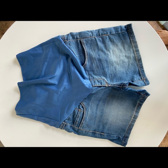 Pregnancy Maternity jeans short pale blue - Picture 2 of 5